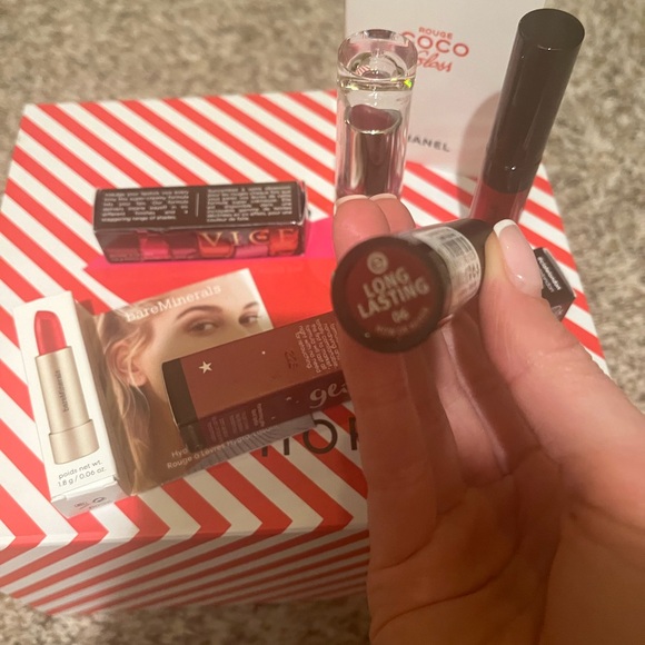 Makeup Bundle - Picture 4 of 5